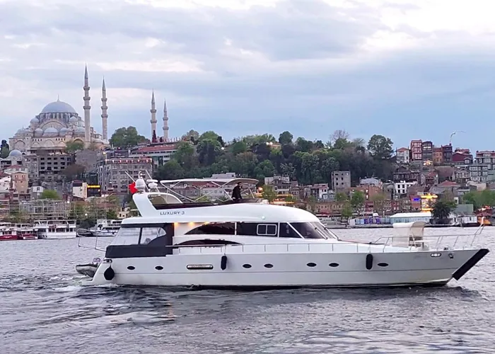 Luxury Yachts Úszó hotel Isztambul