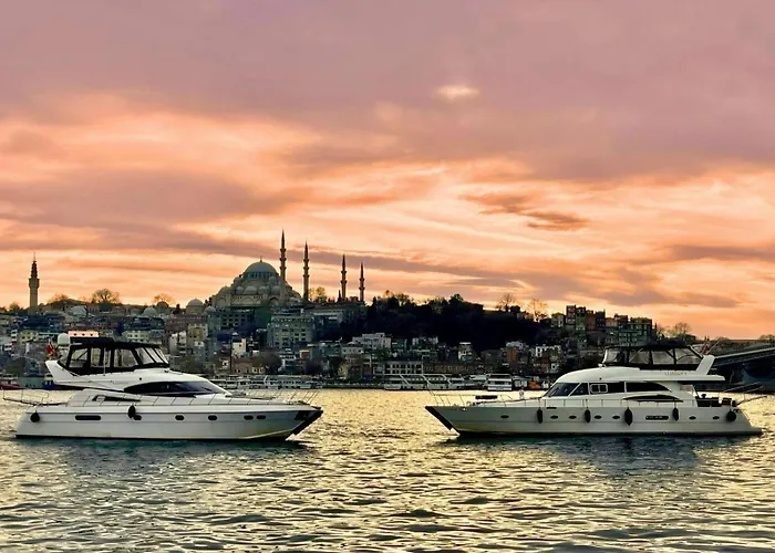 Luxury Yachts Úszó hotel Isztambul